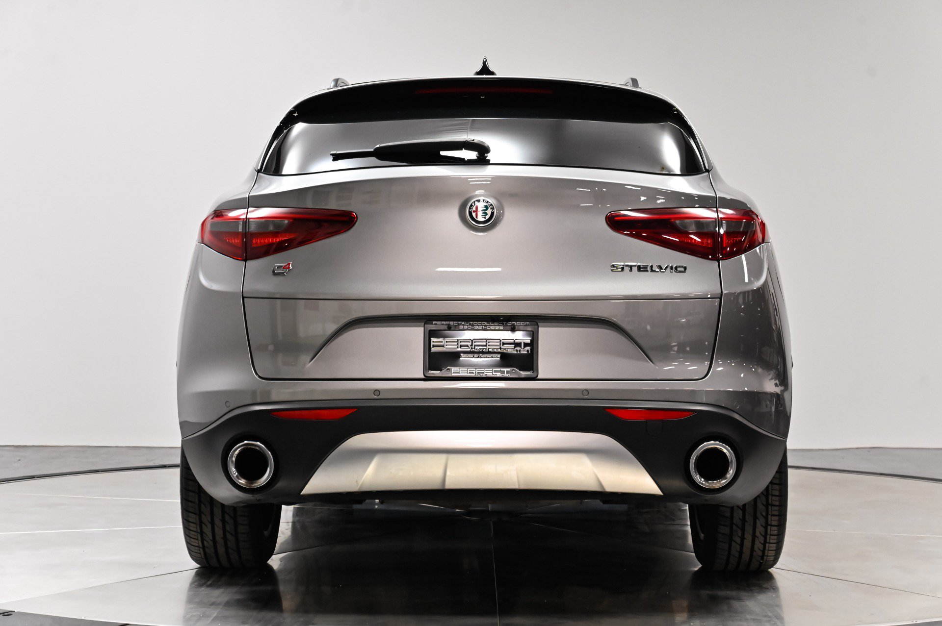 Used 2018 Alfa Romeo Stelvio Sport w/ Quick Order Package 22J Sport AWD/4WD image 19