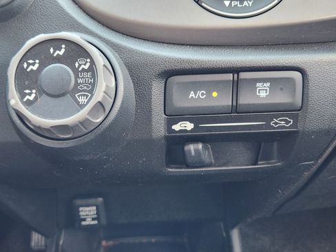 Used 2011 Honda Fit image 18