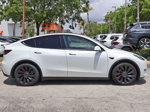 Used 2022 Tesla Model Y Performance AWD/4WD image 18