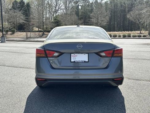 Certified 2025 Nissan Altima 2.5 S FWD image 8