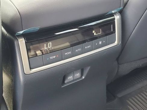 Used 2025 Lexus GX 550 w/ Cold Area Package AWD/4WD image 30