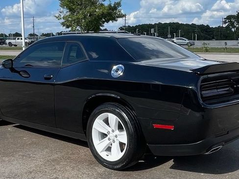 Used 2020 Dodge Challenger SXT RWD image 3
