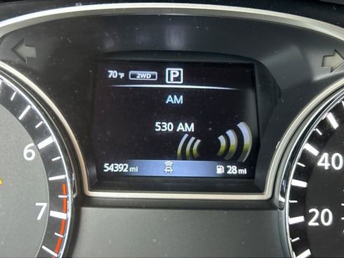 Used 2020 Nissan Pathfinder S AWD/4WD image 12