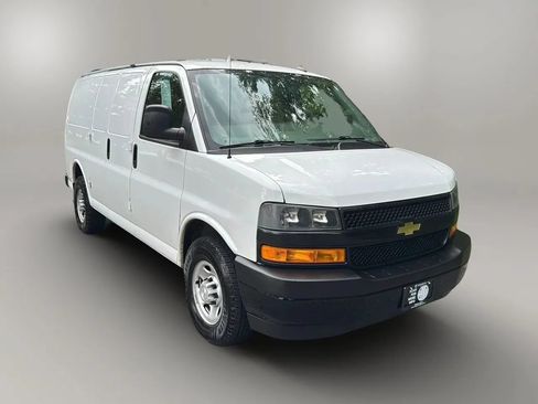 Used 2021 Chevrolet Express 2500 w/ Driver Convenience Package RWD image 21
