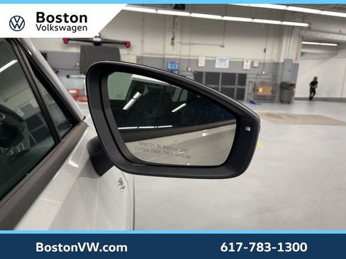 New 2025 Volkswagen Tiguan SE R-Line image 8