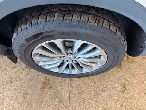 Used 2017 Lincoln MKX Select w/ Select Plus Package image 41