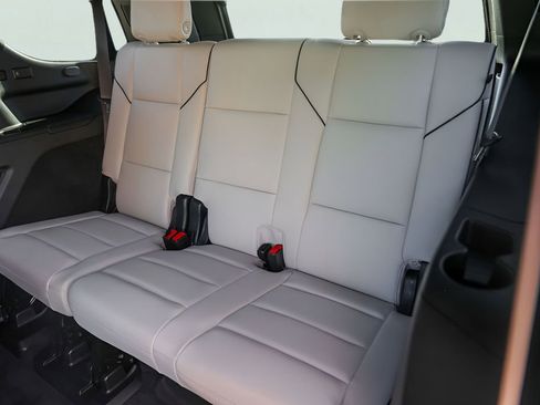 Used 2024 Cadillac Escalade Sport w/ LPO, ONYX Package image 30