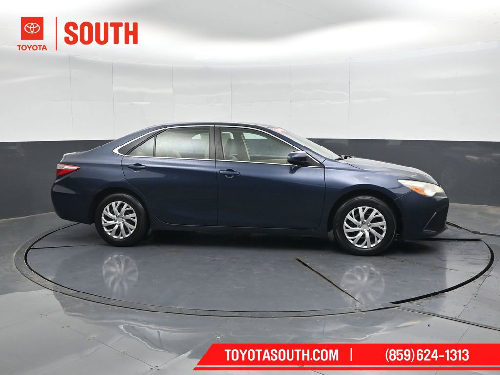 Used 2016 Toyota Camry LE FWD image 3