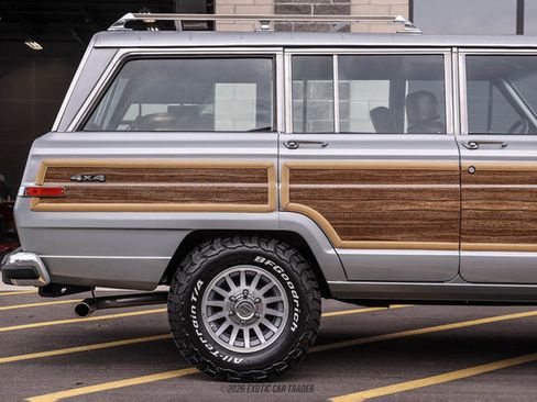 Used 1991 Jeep Grand Wagoneer AWD/4WD image 8