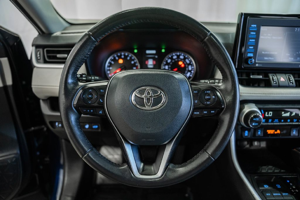Used 2021 Toyota RAV4 XLE Premium FWD image 23