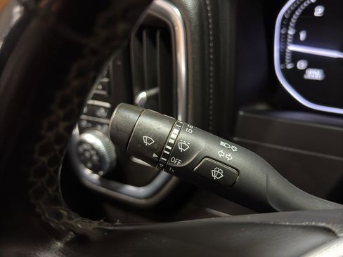 Used 2023 GMC Sierra 3500 SLT w/ SLT Convenience Package image 27