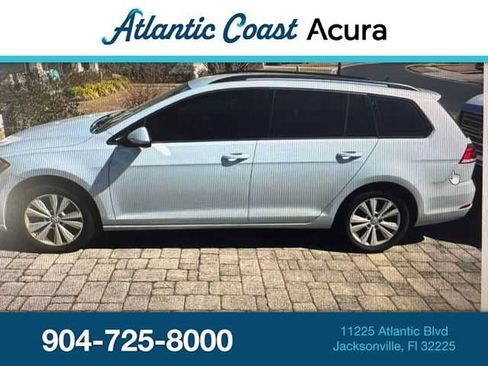 Used 2019 Volkswagen Golf S AWD/4WD image 1