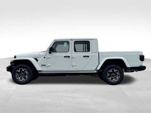 New 2026 Jeep Gladiator Sport AWD/4WD image 4