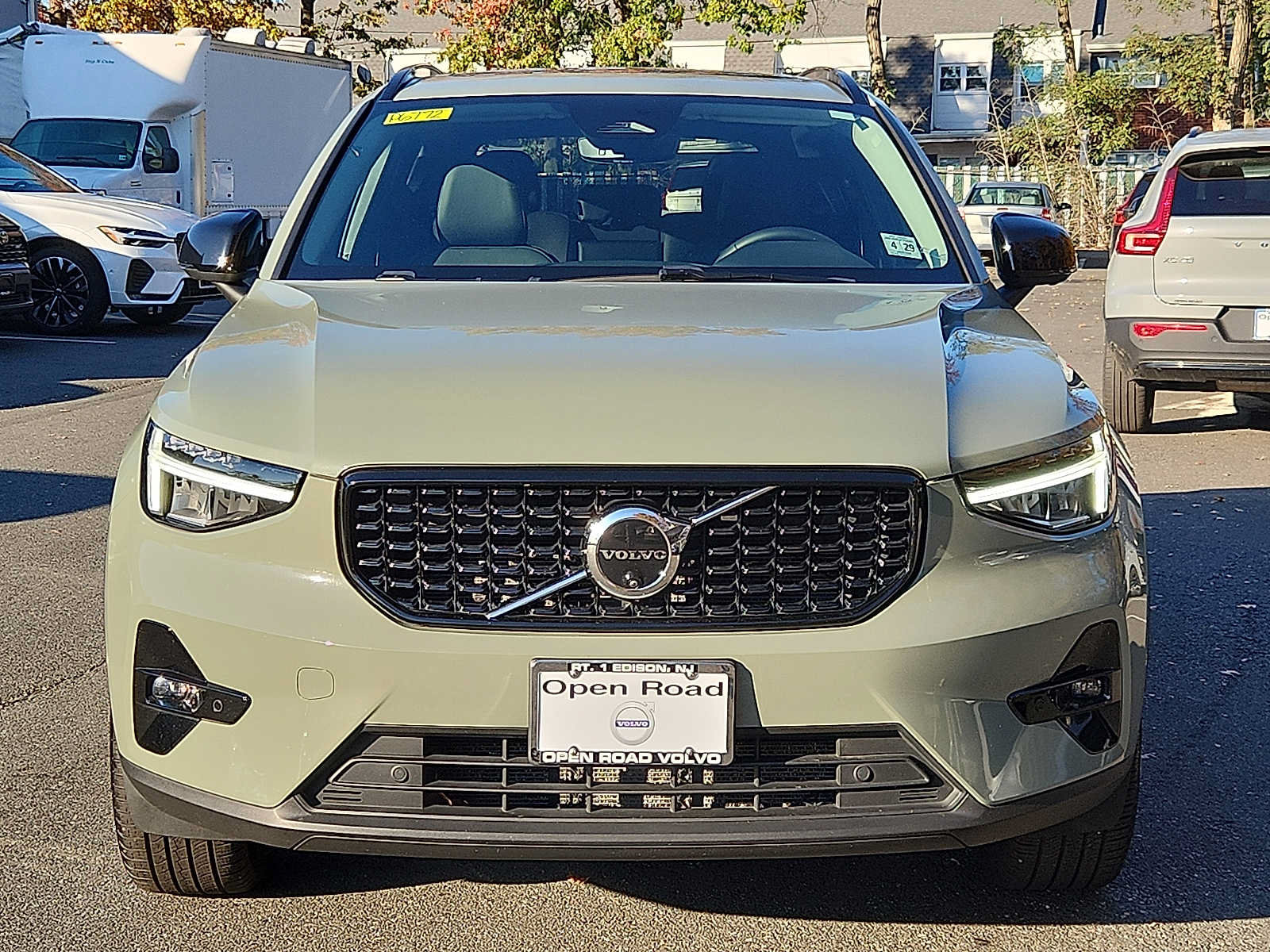 Certified 2024 Volvo XC40 B5 Plus w/ Protection Package Premier AWD/4WD image 2