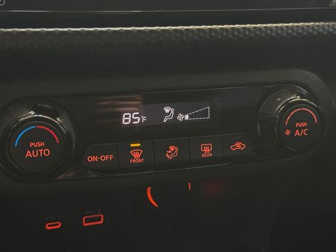 Used 2021 Nissan Kicks SV image 28