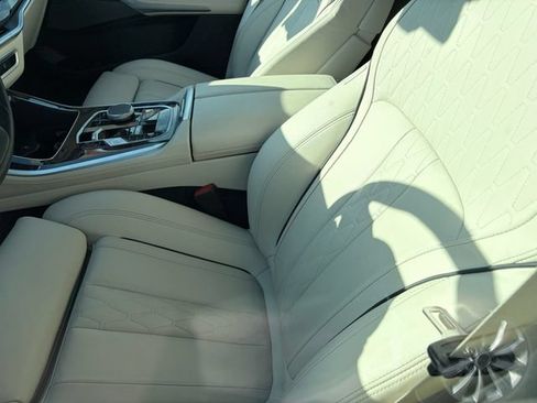 Used 2024 BMW X5 xDrive40i w/ Premium Package AWD/4WD image 6