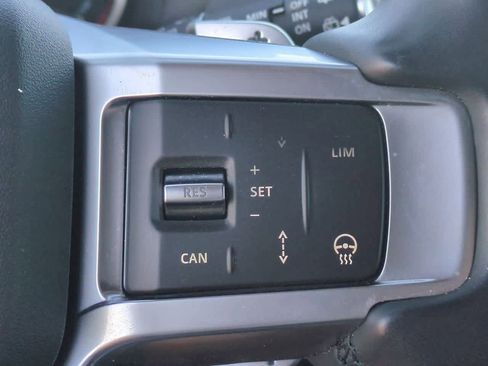 Used 2023 Land Rover Discovery S R-Dynamic image 25