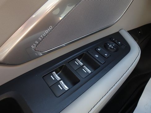 Used 2024 Acura RDX SH-AWD w/ Technology Package image 26