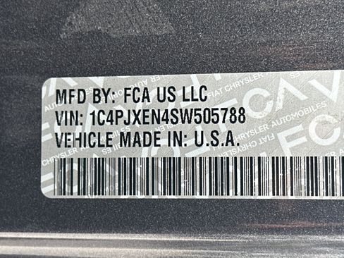 Used 2025 Jeep Wrangler Unlimited Sahara AWD/4WD image 31