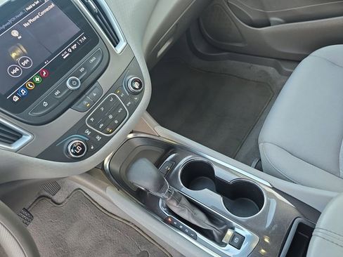 Used 2024 Chevrolet Malibu LT image 24