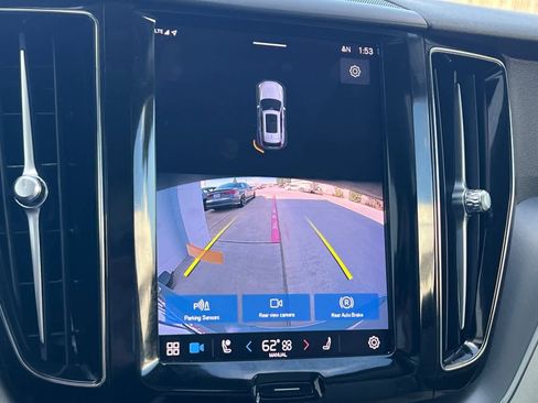 Used 2023 Volvo XC60 B5 Core image 23