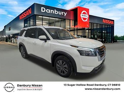 Certified 2024 Nissan Pathfinder SV w/ SV Premium Package image 1