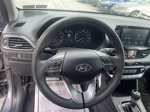 Used 2018 Hyundai Elantra GT FWD image 12