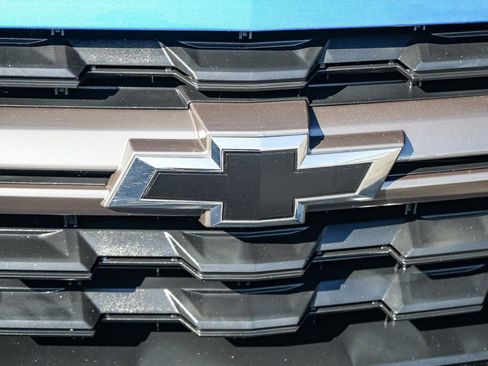 Used 2022 Chevrolet Colorado Z71 AWD/4WD image 9