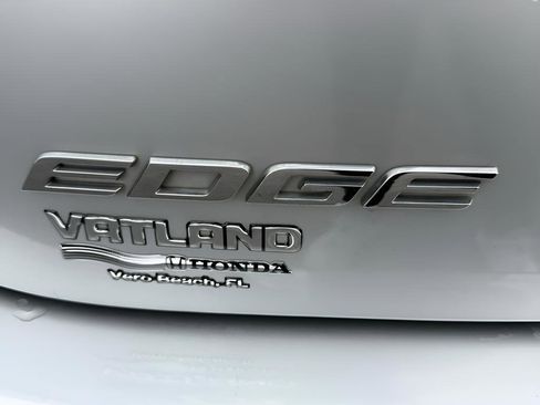 Used 2015 Ford Edge SE image 38
