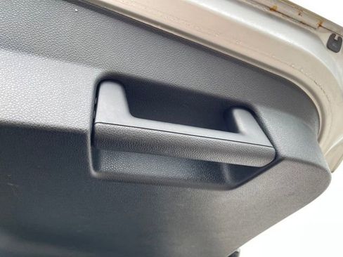 Used 2018 Ford Explorer XLT w/ Equipment Group 202A image 33