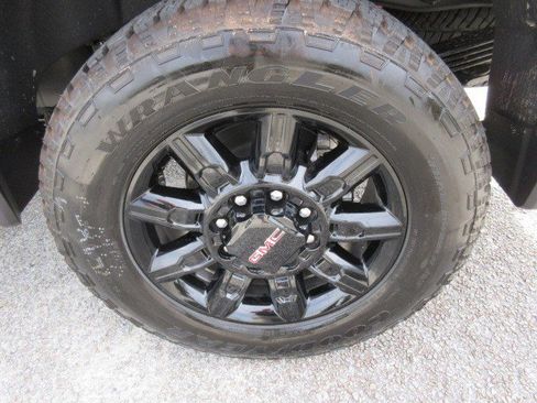 New 2025 GMC Sierra 2500 AT4 w/ AT4 Premium Plus Package image 11