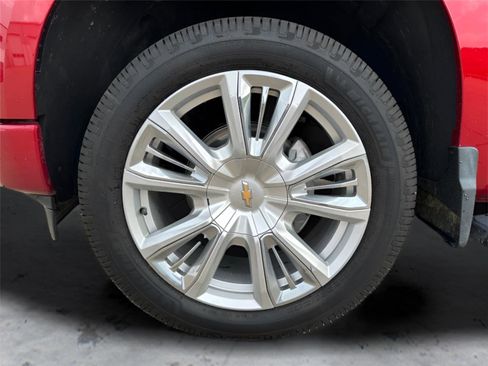 Used 2024 Chevrolet Silverado 1500 High Country w/ High Country Premium Package AWD/4WD image 16