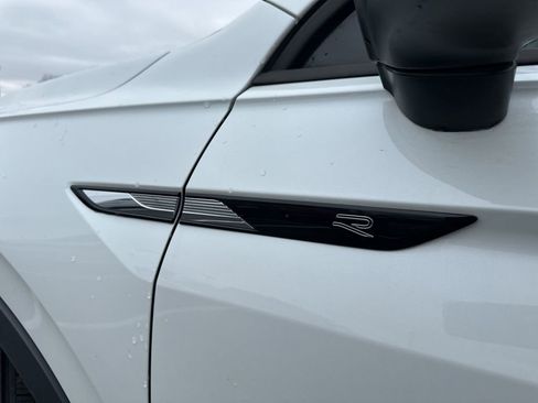 Used 2022 Volkswagen Tiguan SE R-Line image 5