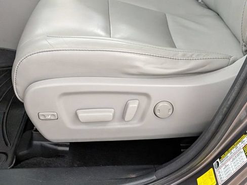 Used 2016 Toyota Highlander XLE AWD/4WD image 13