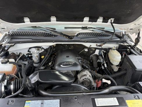 Used 2005 GMC Sierra 2500 W/T RWD image 8