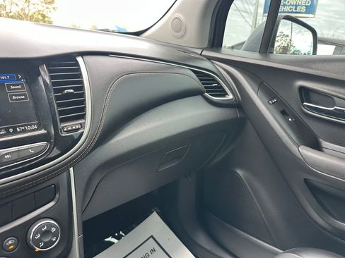 Used 2019 Chevrolet Trax LT w/ LT Convenience Package image 62