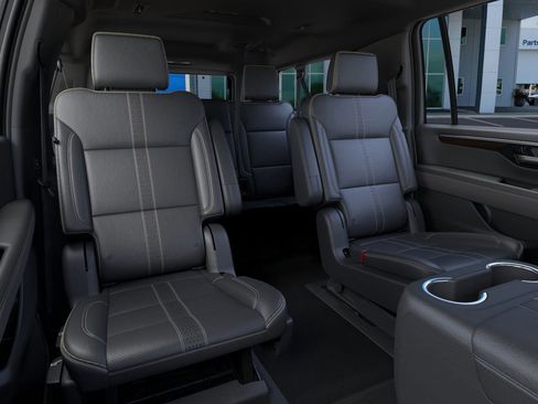 New 2026 Chevrolet Suburban High Country AWD/4WD image 33