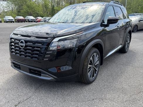 New 2026 Nissan Pathfinder Platinum AWD/4WD image 1