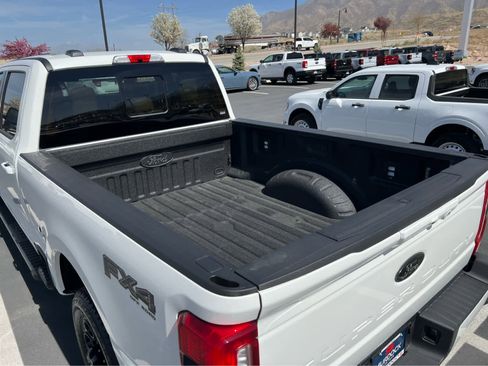 New 2026 Ford F250 Lariat w/ Black Appearance Package image 27