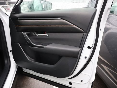 Used 2025 MAZDA CX-50 AWD 2.5 Hybrid w/ Premium Pkg image 7