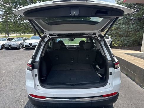 Used 2023 Jeep Grand Cherokee Limited image 48