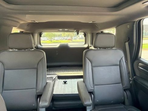 Used 2024 GMC Yukon Denali RWD image 12