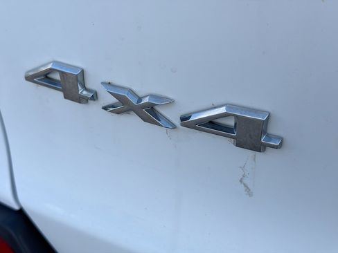 Used 2020 Jeep Cherokee Limited image 11