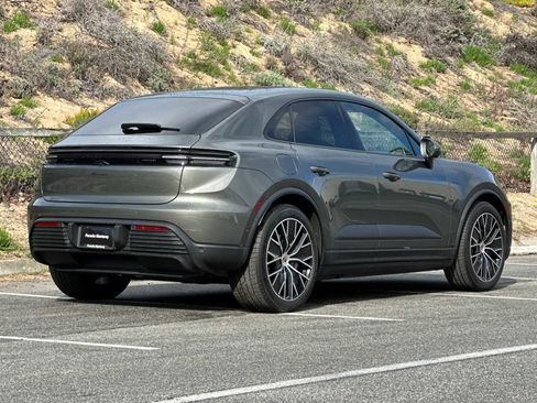 Used 2025 Porsche Macan Electric image 7