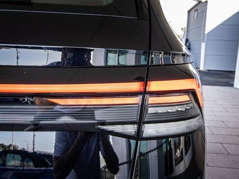 New 2026 Volkswagen Taos S image 16