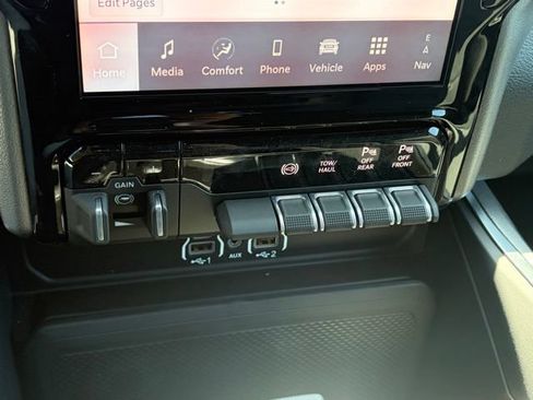 New 2026 RAM 3500 Big Horn AWD/4WD image 22