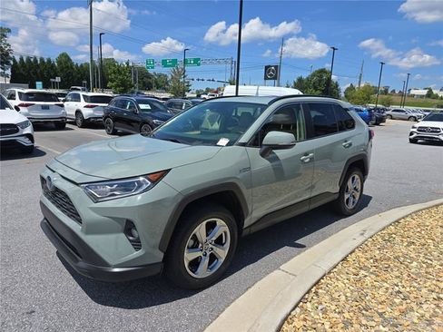 Used 2021 Toyota RAV4 XLE Premium AWD/4WD image 8