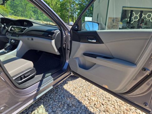 Used 2014 Honda Accord Touring image 29