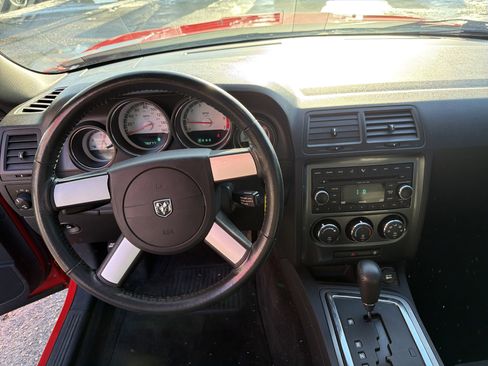 Used 2009 Dodge Challenger R/T w/ Sound Group image 10