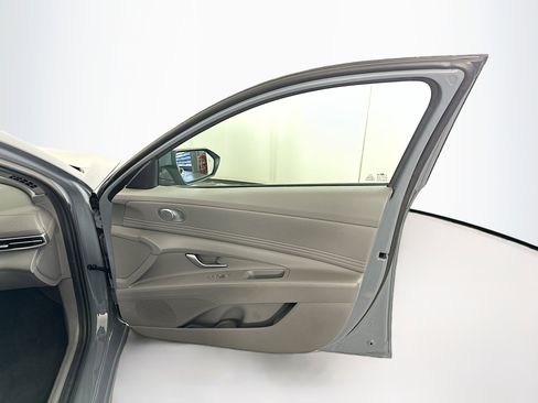 Used 2023 Hyundai Elantra SEL w/ Convenience Package image 30